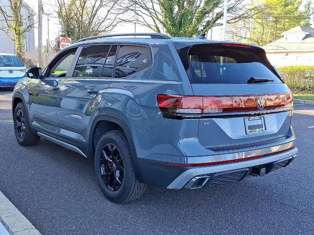 new 2025 Volkswagen Atlas car, priced at $50,253