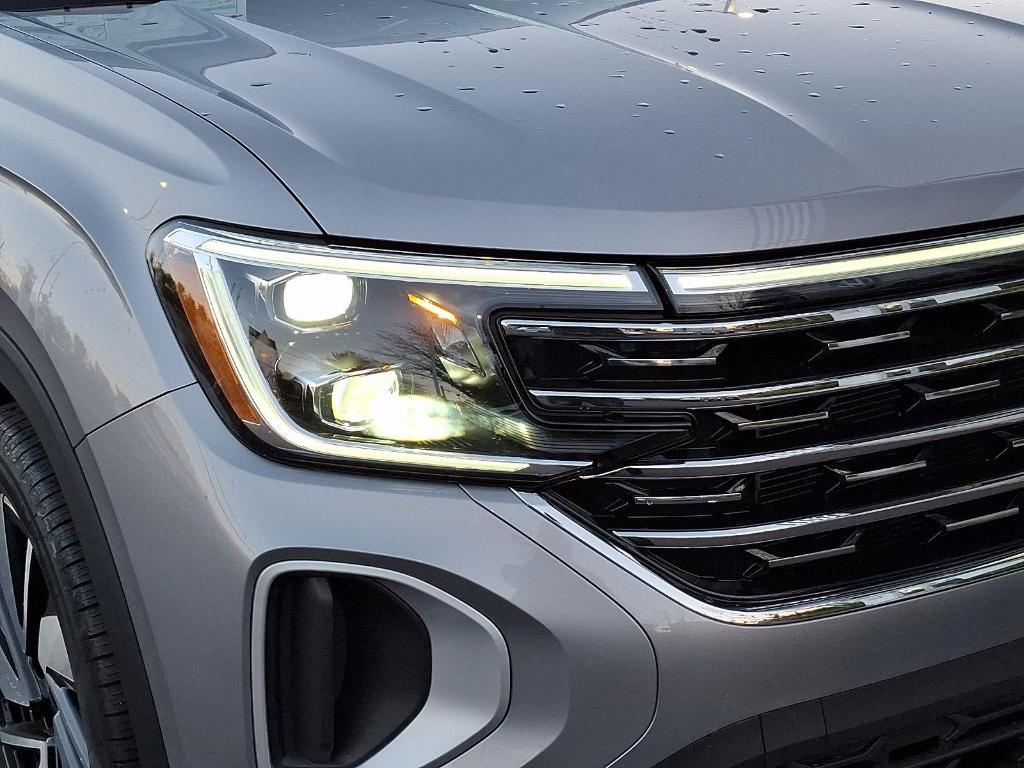 new 2025 Volkswagen Atlas car, priced at $50,958
