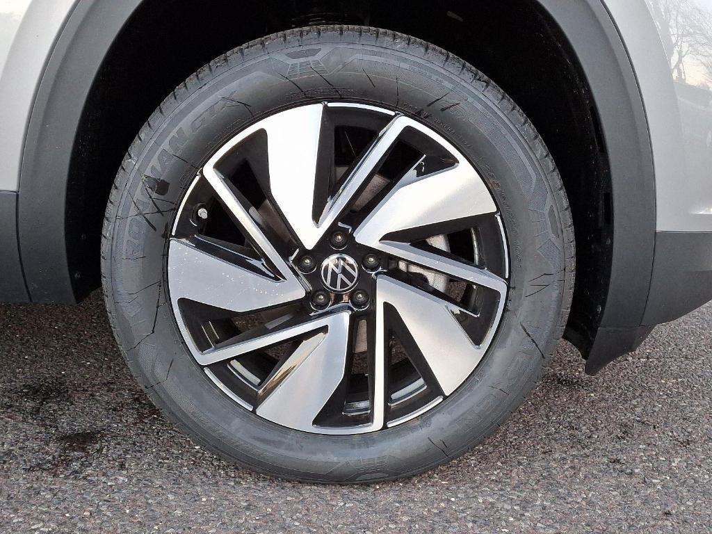 new 2025 Volkswagen Atlas car, priced at $50,958