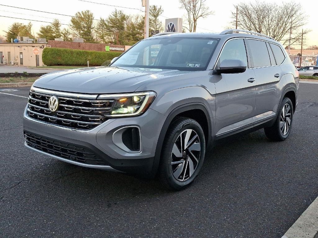 new 2025 Volkswagen Atlas car, priced at $50,958