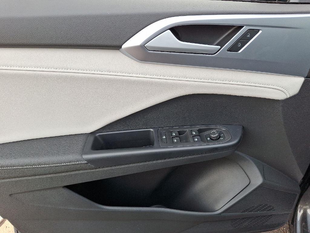 new 2025 Volkswagen Taos car, priced at $31,728