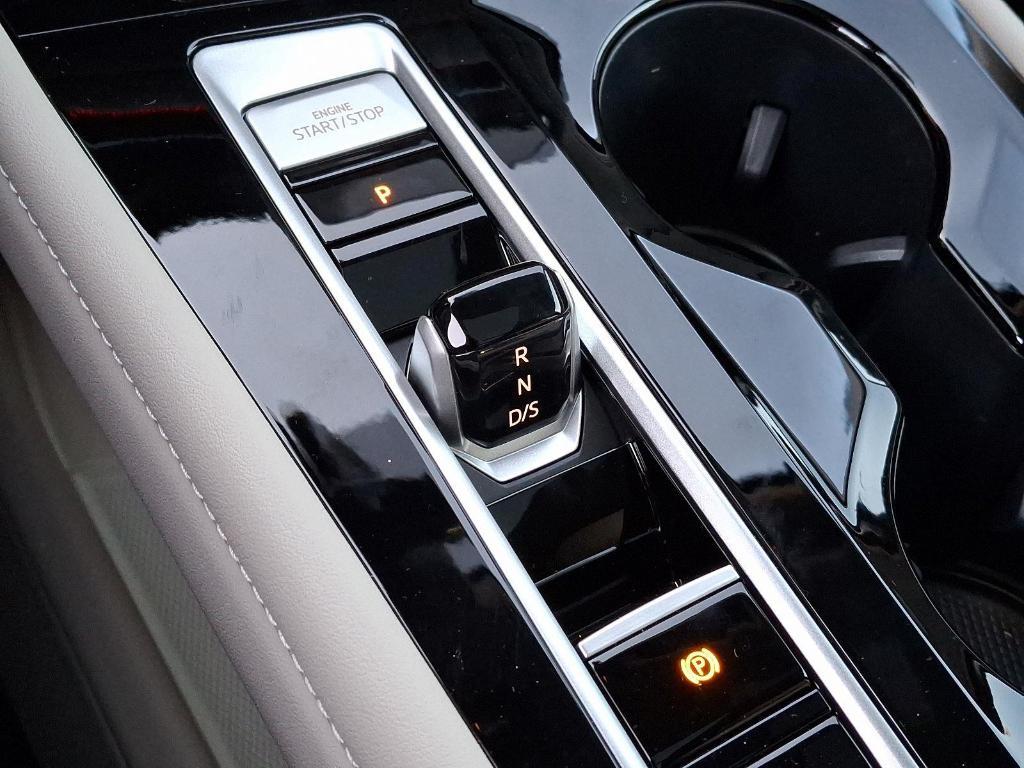 new 2025 Volkswagen Atlas car, priced at $52,640