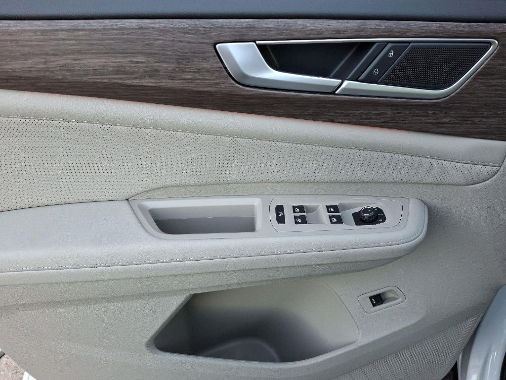 new 2025 Volkswagen Atlas car, priced at $52,640