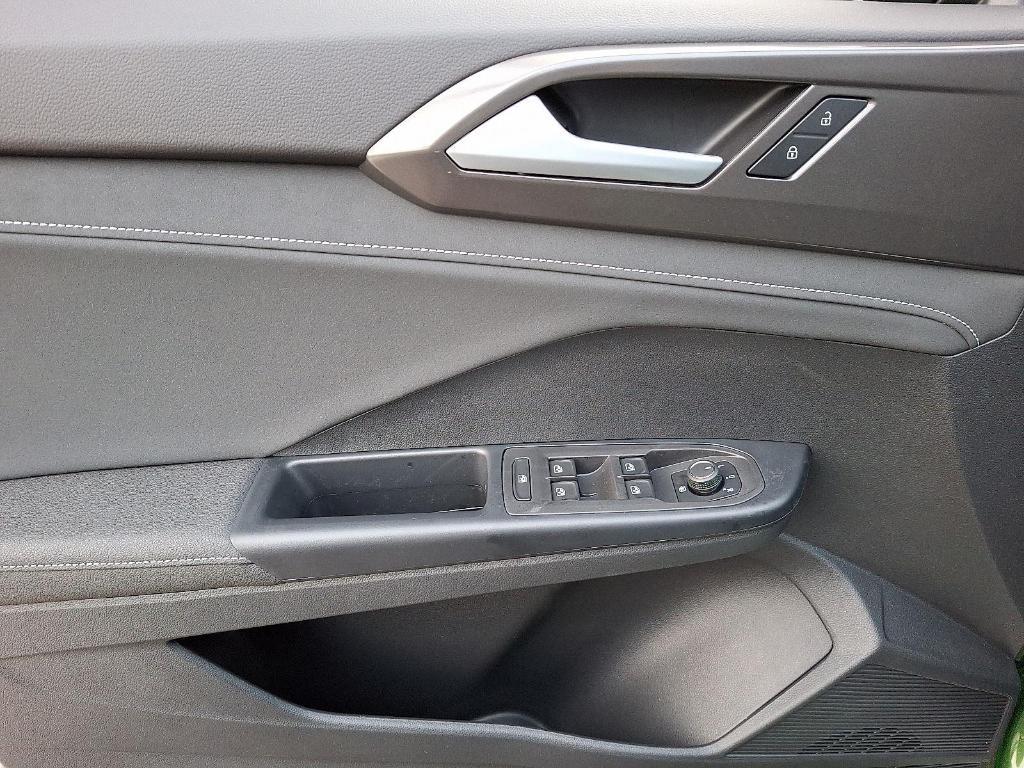 new 2025 Volkswagen Taos car, priced at $33,672