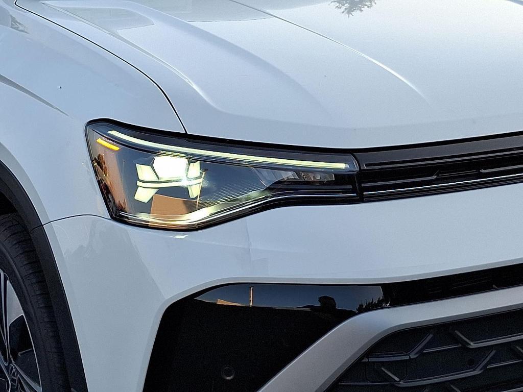 new 2025 Volkswagen Taos car, priced at $32,088
