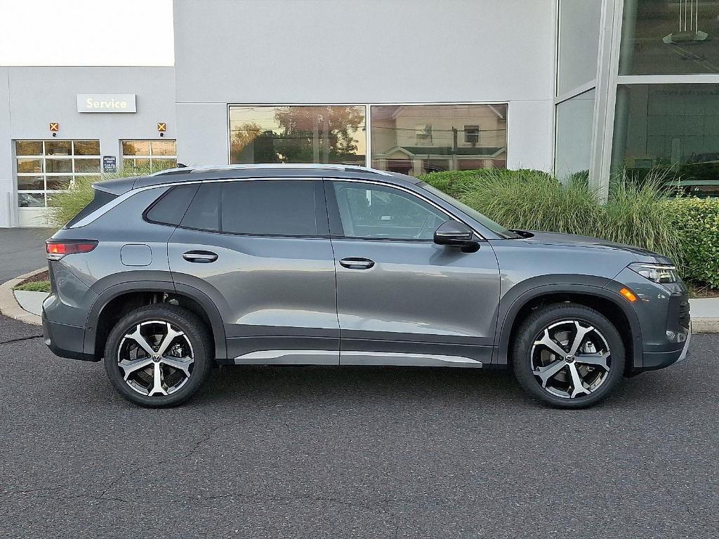 new 2025 Volkswagen Tiguan car, priced at $38,083