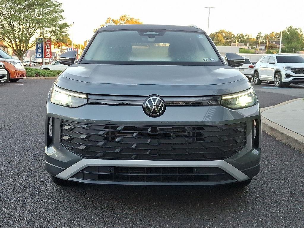 new 2025 Volkswagen Tiguan car, priced at $38,083