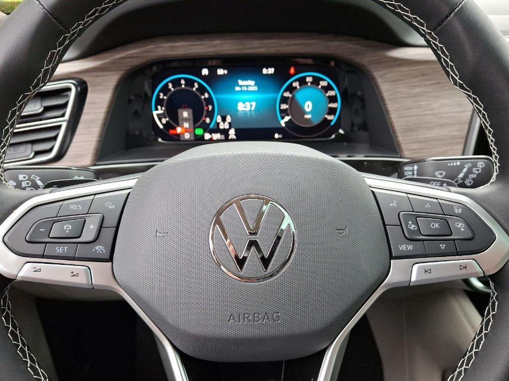 new 2025 Volkswagen Atlas car, priced at $52,493