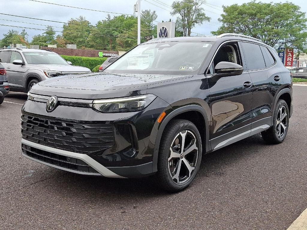 new 2025 Volkswagen Tiguan car, priced at $37,738
