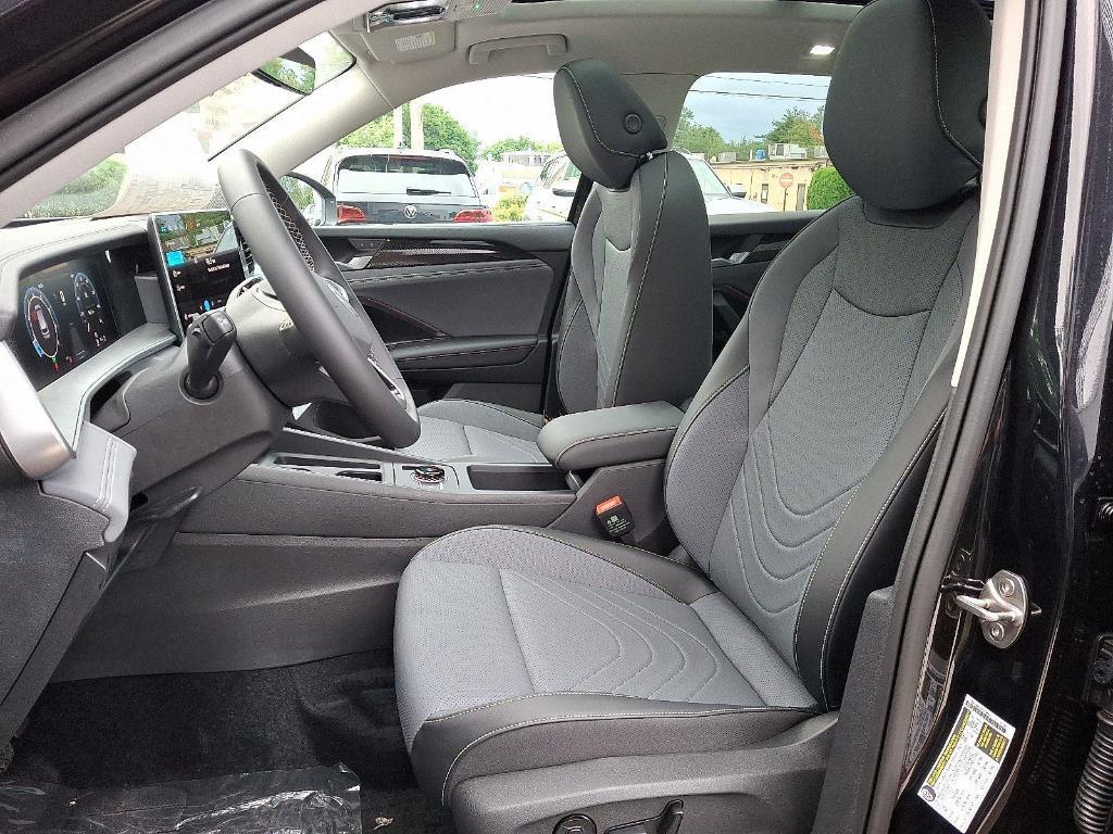 new 2025 Volkswagen Tiguan car, priced at $37,738