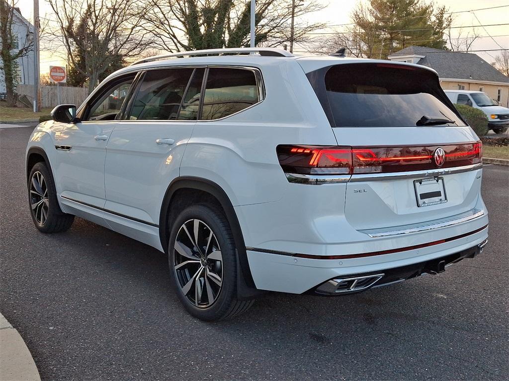 new 2025 Volkswagen Atlas car, priced at $56,950