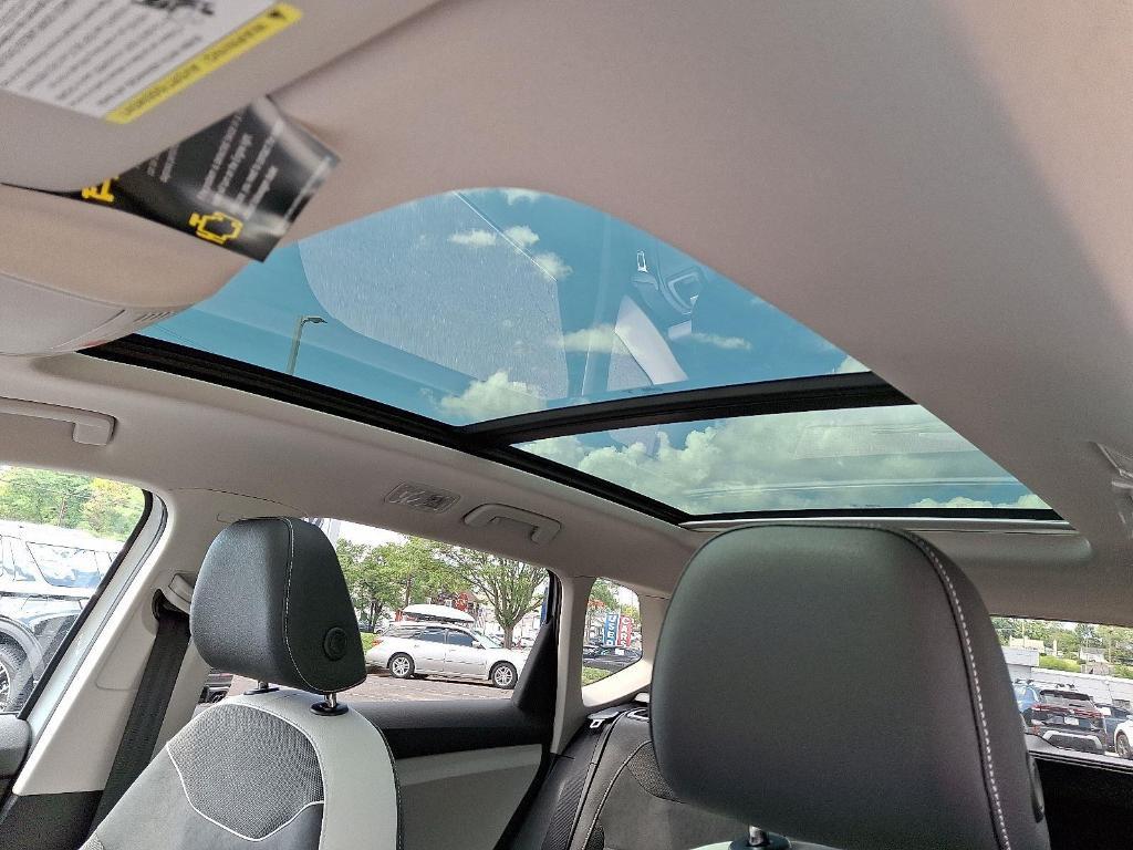 new 2025 Volkswagen Taos car, priced at $32,088