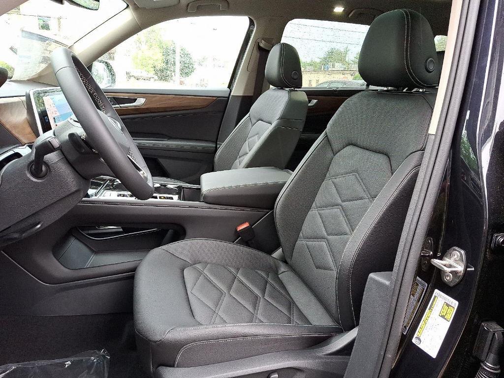 new 2025 Volkswagen Atlas car, priced at $48,817
