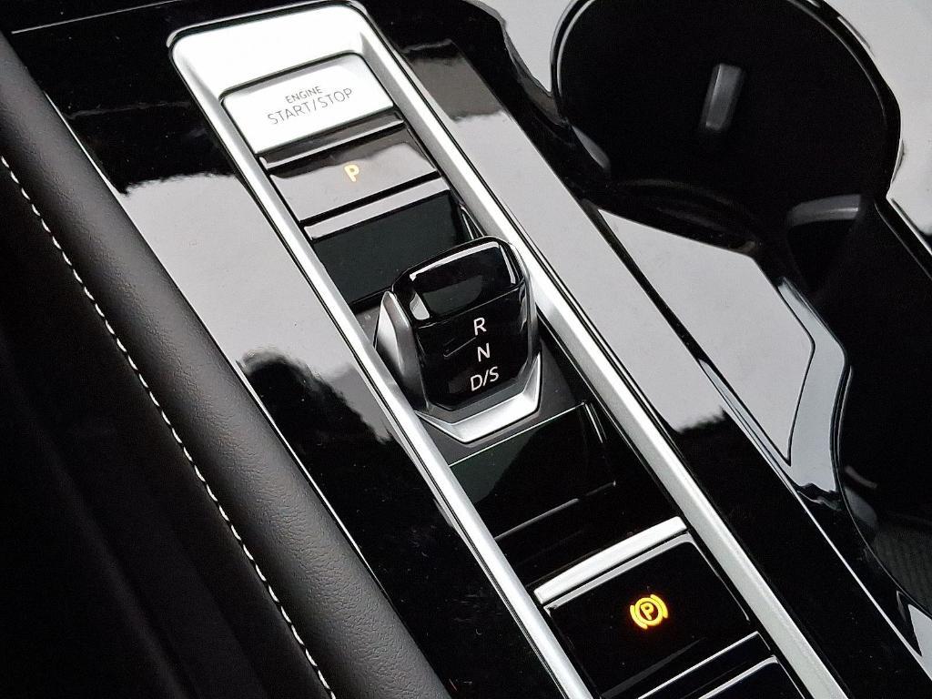 new 2025 Volkswagen Atlas car, priced at $48,817