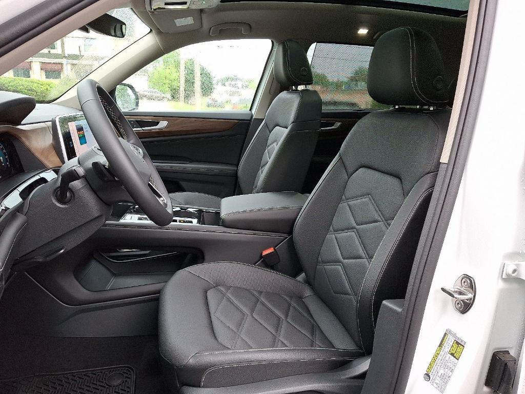 new 2025 Volkswagen Atlas car, priced at $48,122