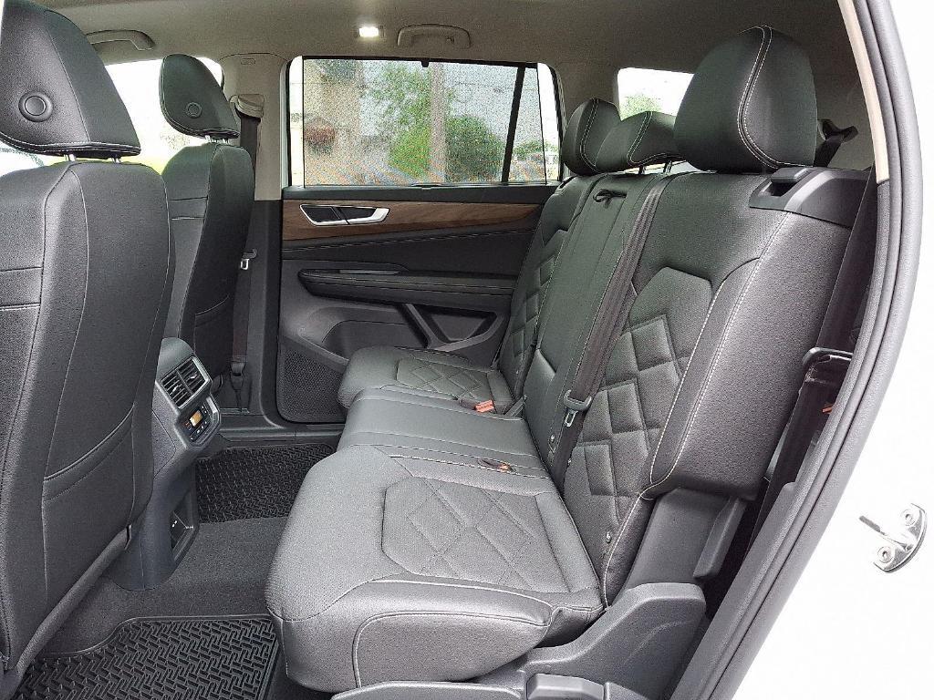new 2025 Volkswagen Atlas car, priced at $48,122