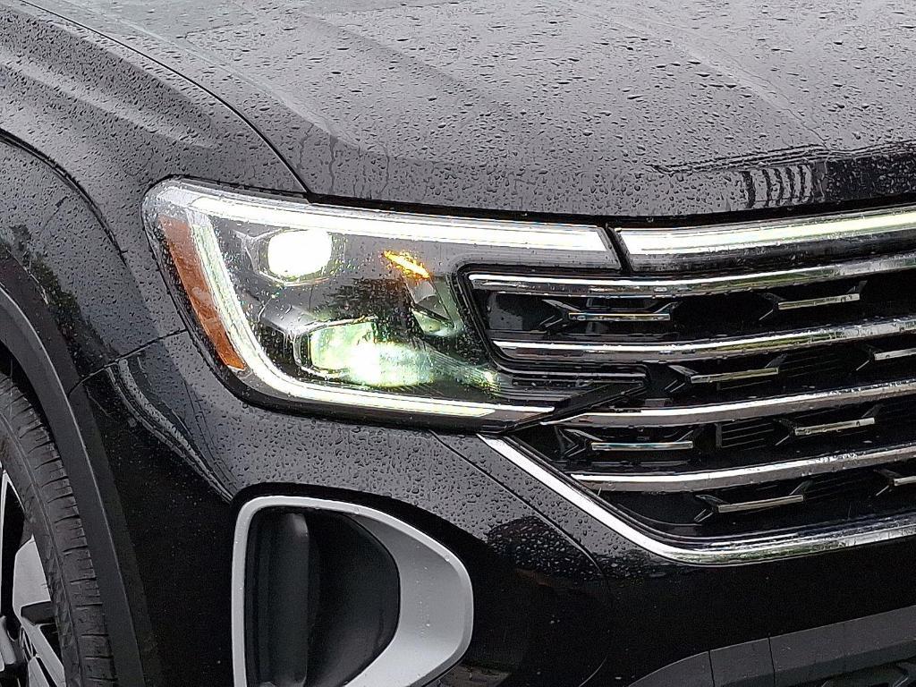 new 2025 Volkswagen Atlas car, priced at $48,061
