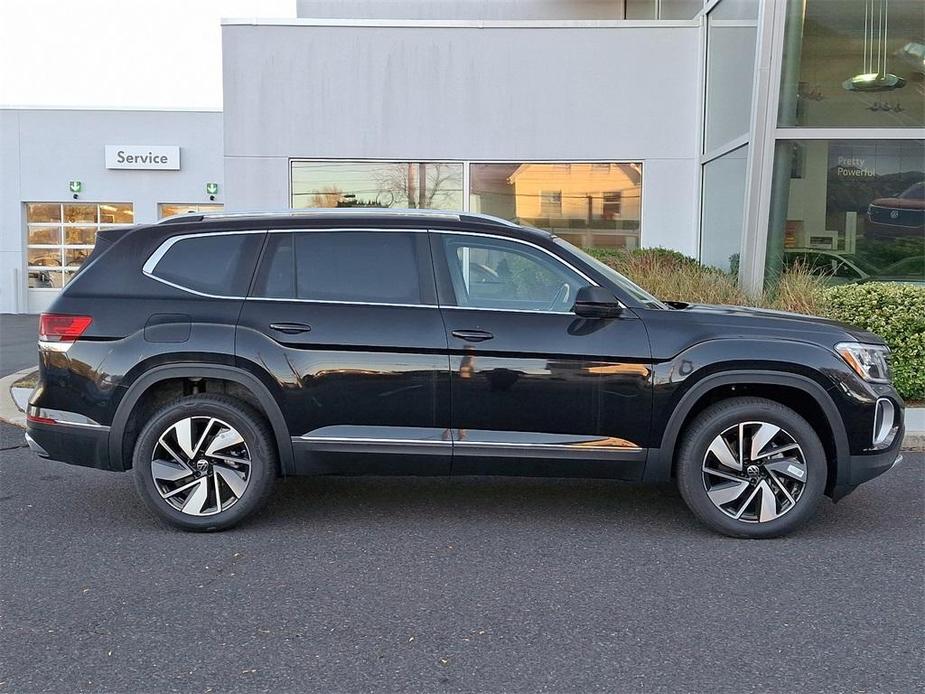 new 2024 Volkswagen Atlas car, priced at $50,580