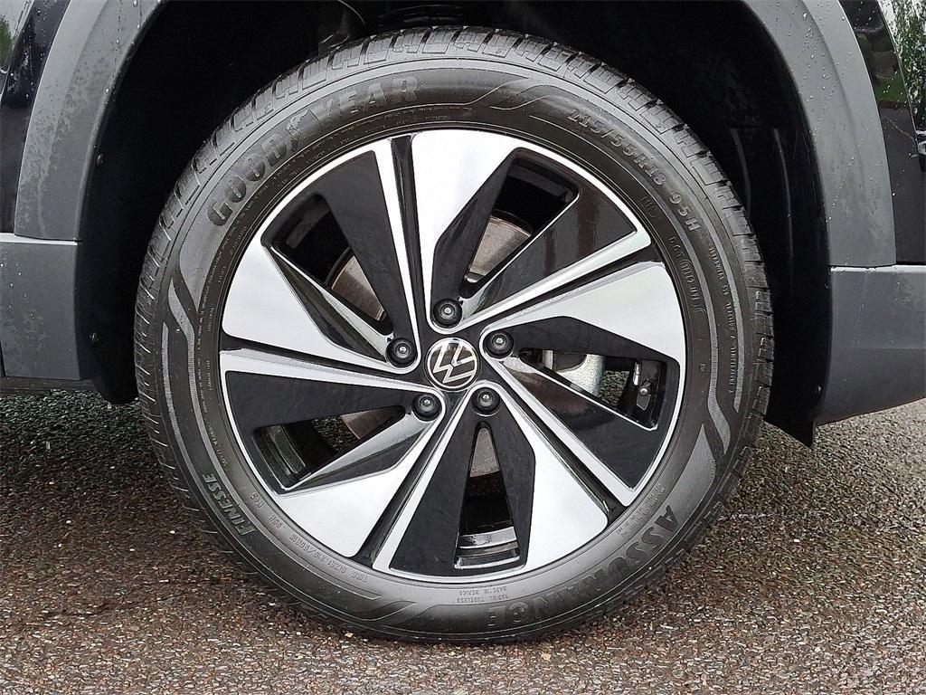 used 2024 Volkswagen Taos car, priced at $26,999