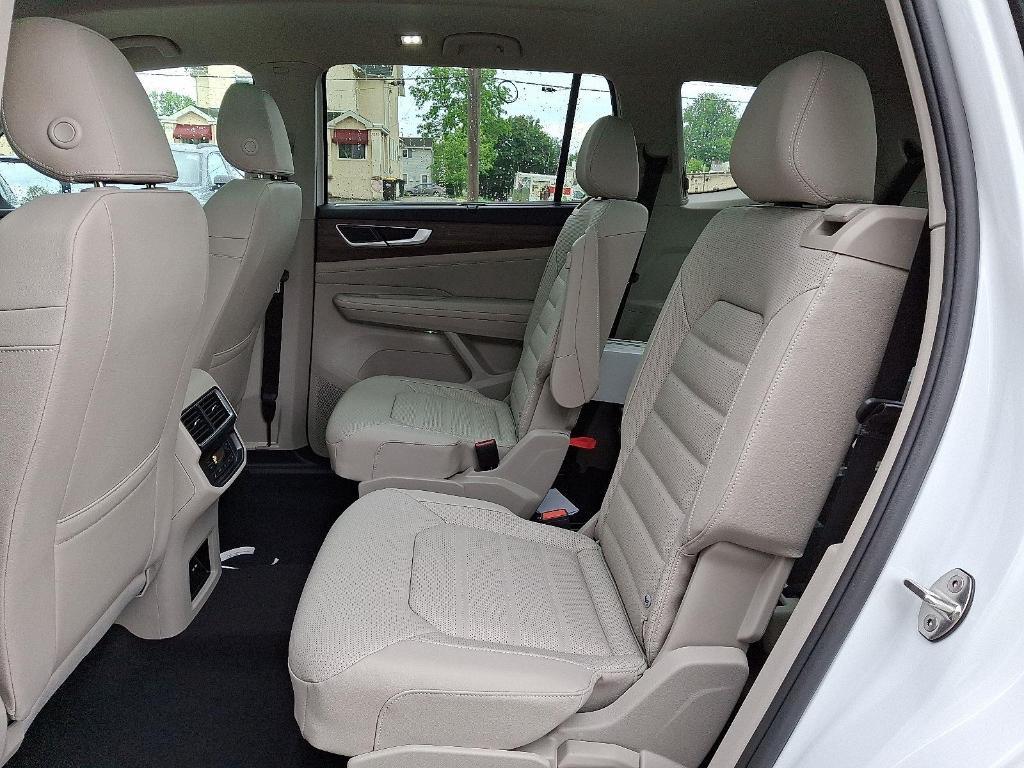 new 2025 Volkswagen Atlas car, priced at $52,065