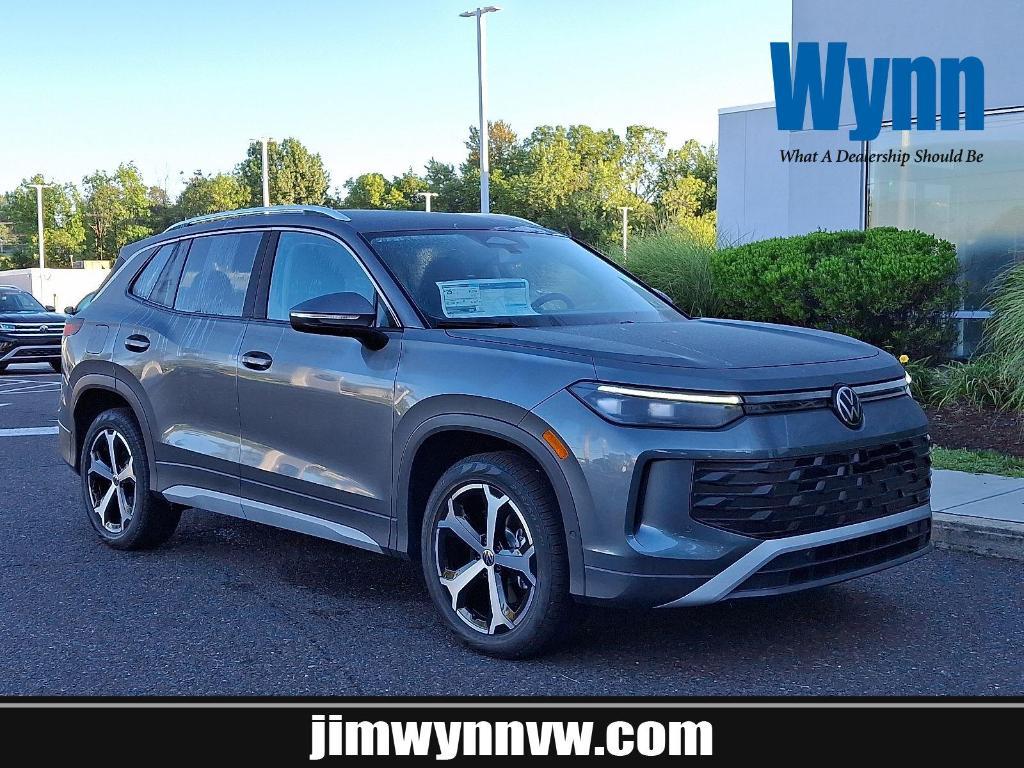 new 2025 Volkswagen Tiguan car, priced at $35,688