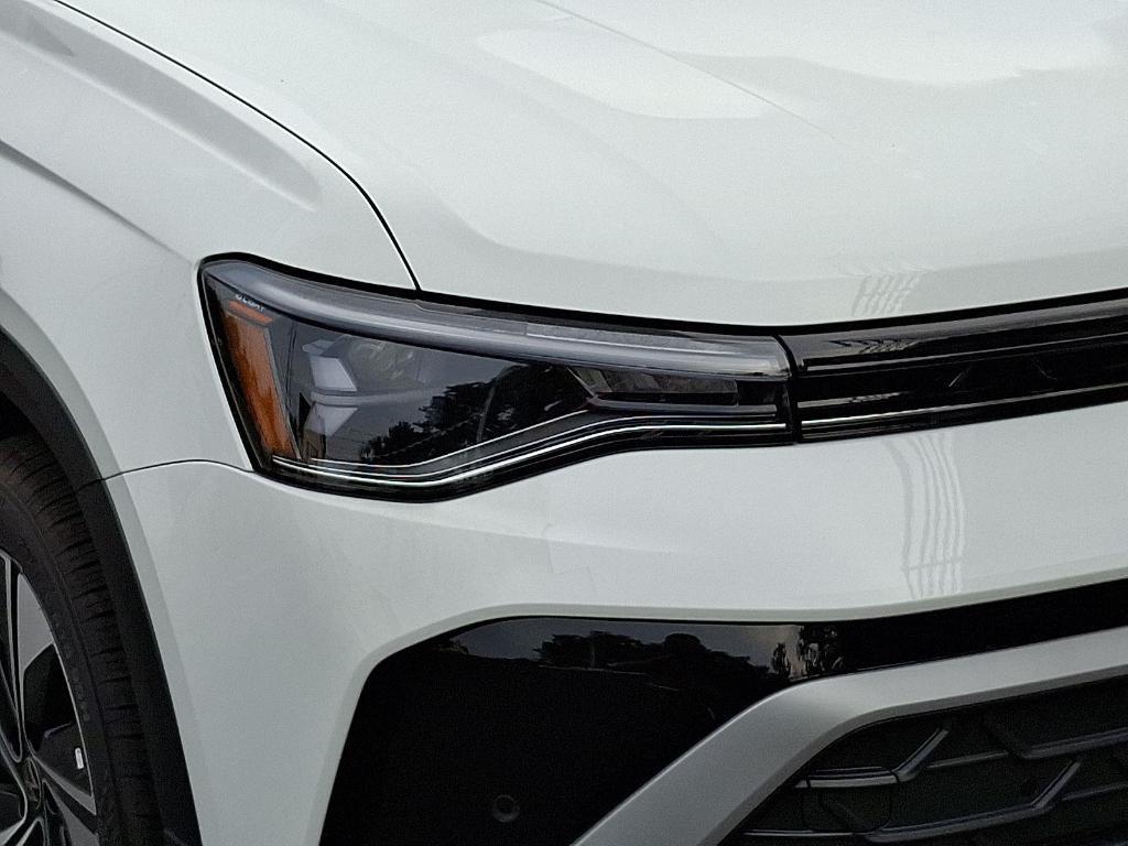new 2025 Volkswagen Taos car, priced at $32,088