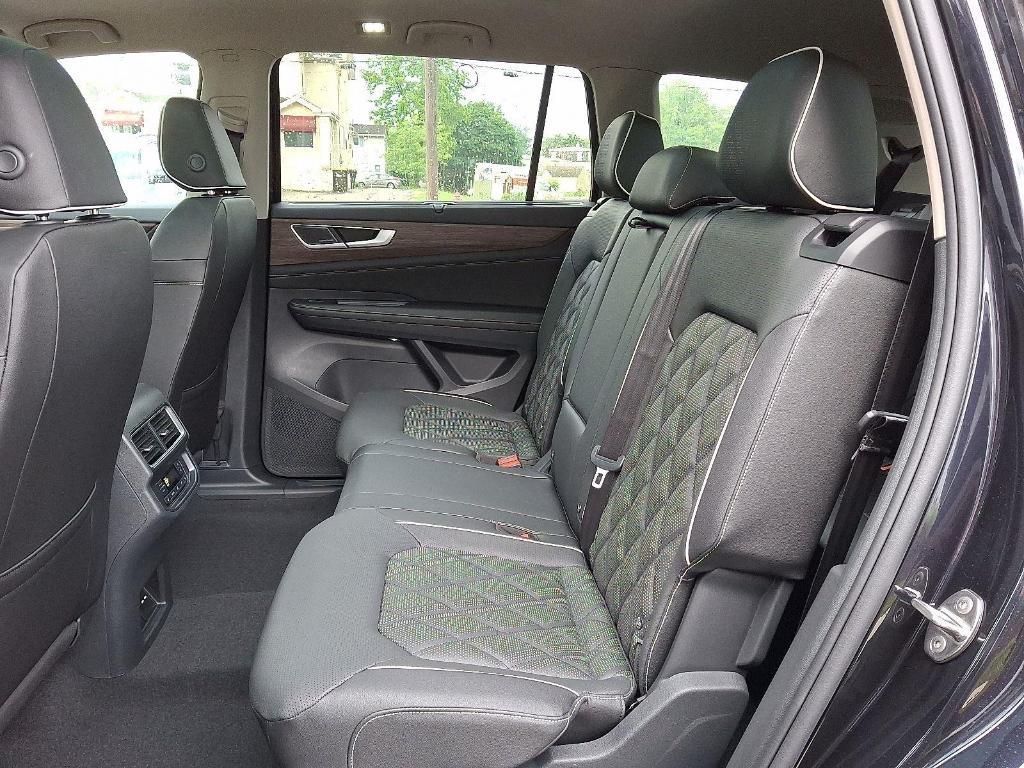 new 2025 Volkswagen Atlas car, priced at $56,136