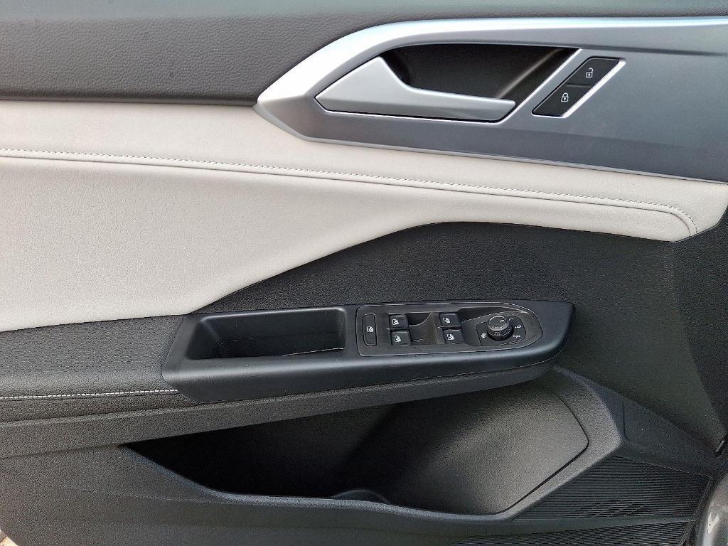 new 2025 Volkswagen Taos car, priced at $32,088