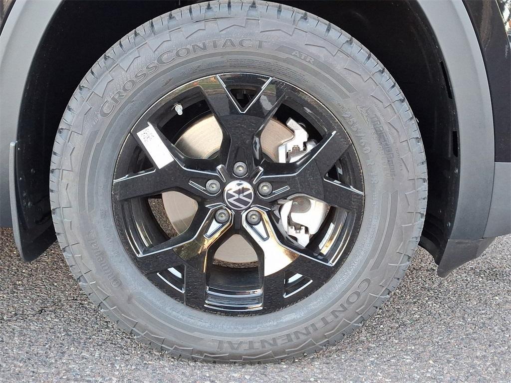 new 2025 Volkswagen Atlas car, priced at $45,532
