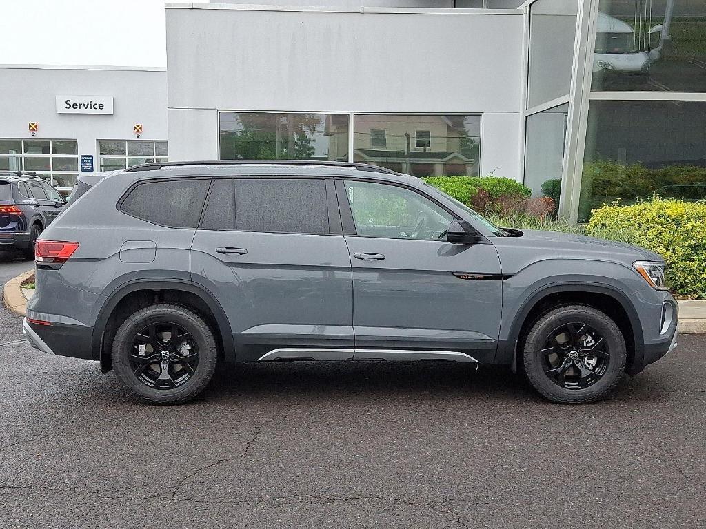 new 2025 Volkswagen Atlas car, priced at $49,825