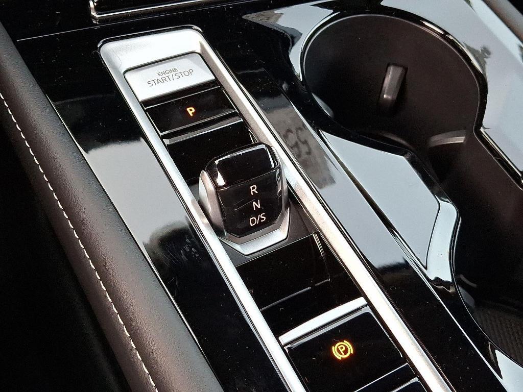 new 2025 Volkswagen Atlas car, priced at $45,925