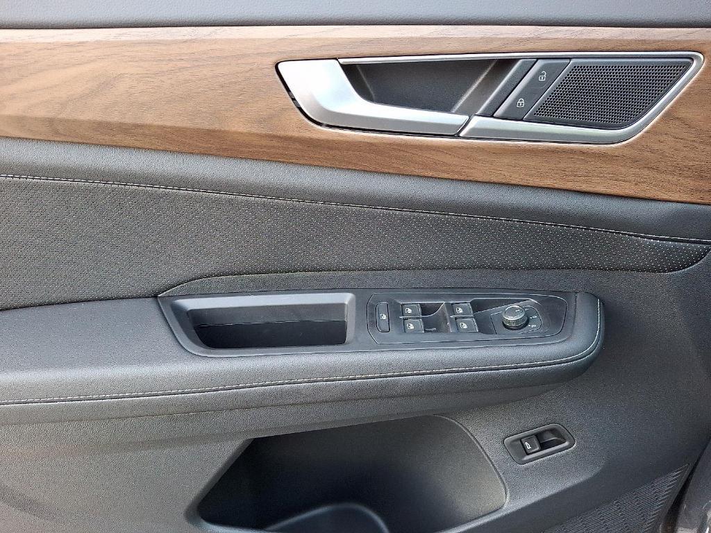 new 2025 Volkswagen Atlas car, priced at $45,925