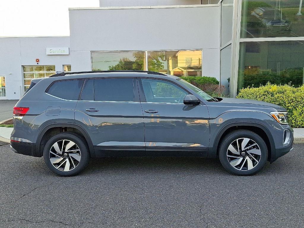 new 2025 Volkswagen Atlas car, priced at $45,925