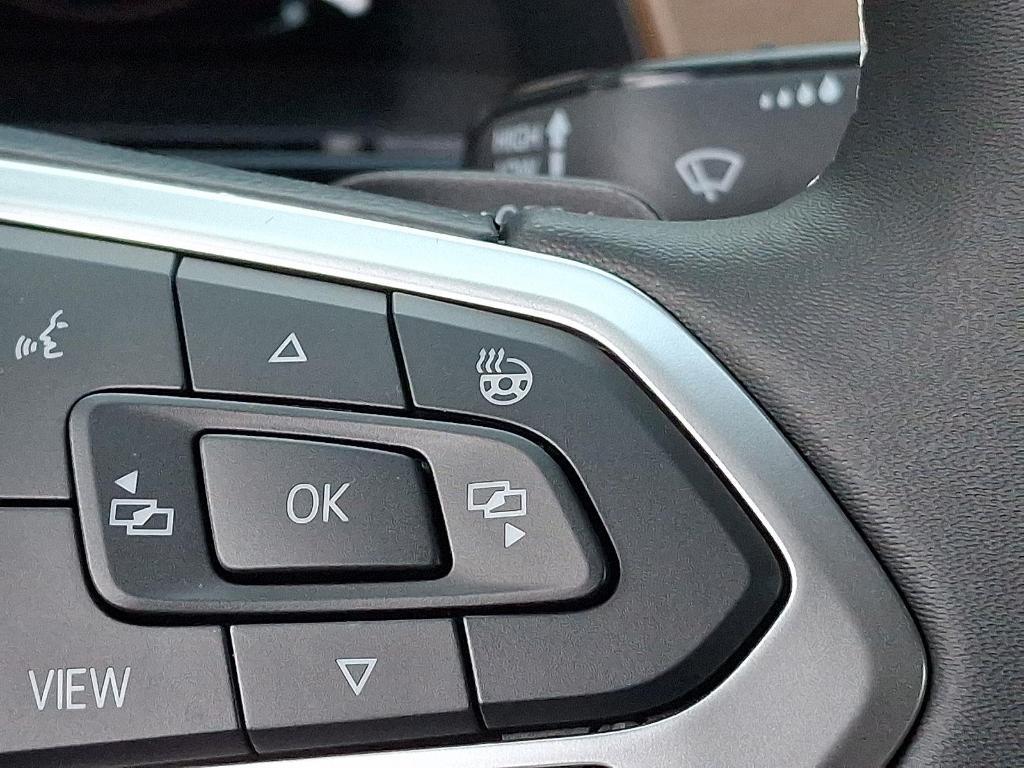 new 2025 Volkswagen Atlas car, priced at $45,925