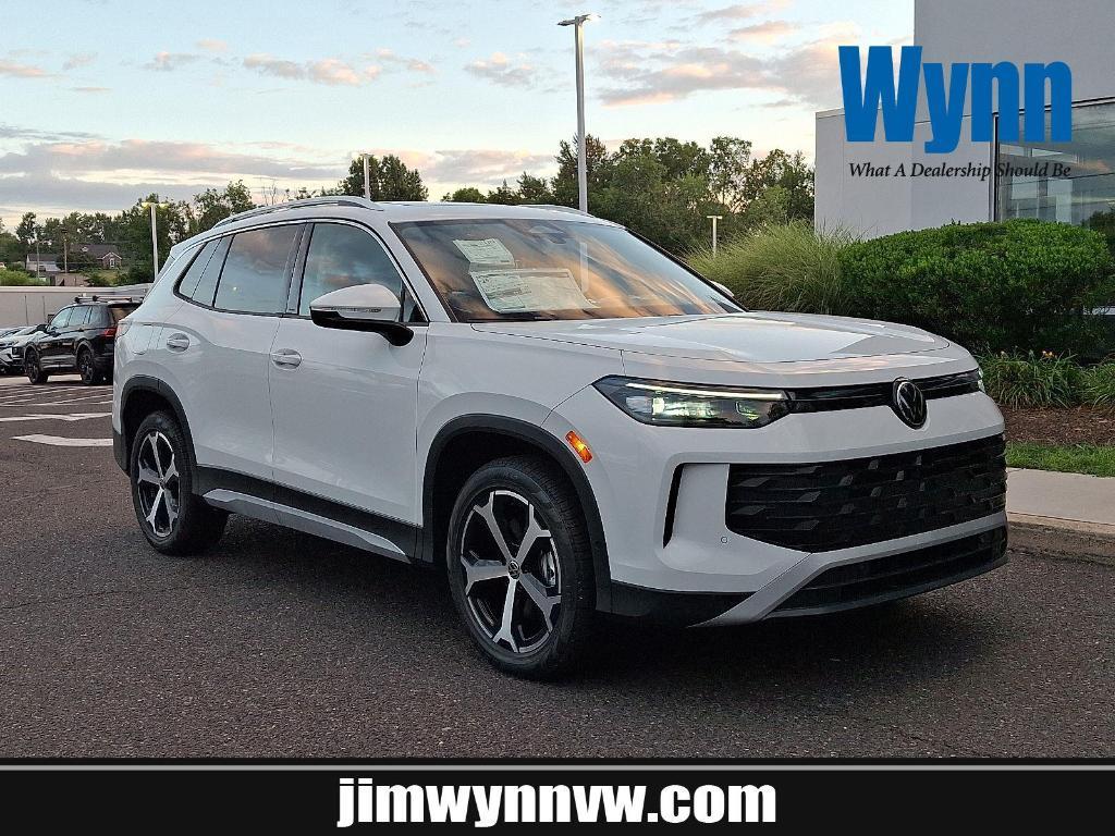 new 2025 Volkswagen Tiguan car, priced at $38,083
