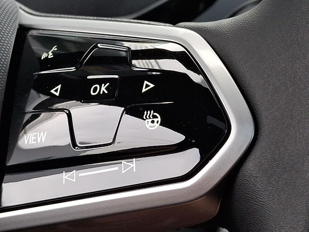 new 2025 Volkswagen ID.4 car, priced at $52,609