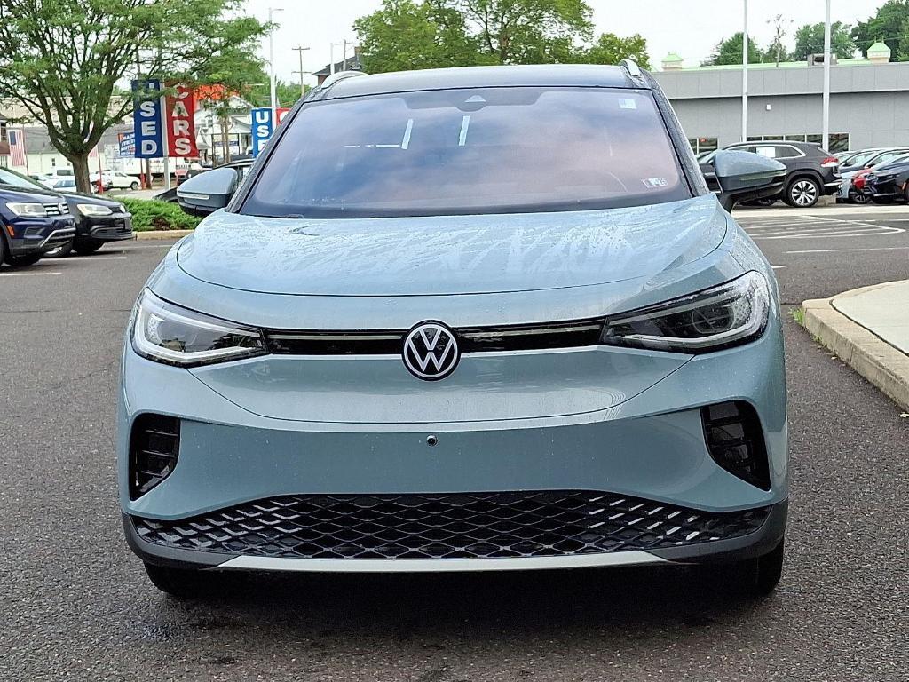 new 2025 Volkswagen ID.4 car, priced at $52,609