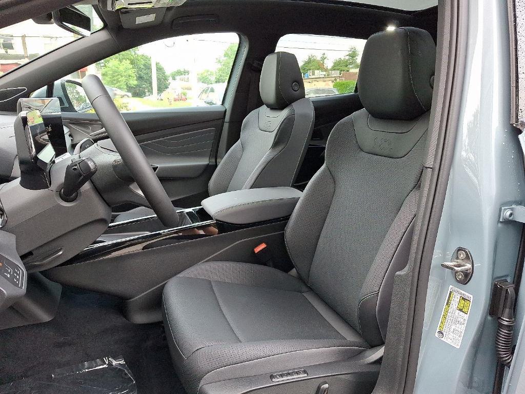 new 2025 Volkswagen ID.4 car, priced at $52,609
