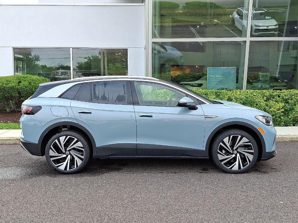 new 2025 Volkswagen ID.4 car, priced at $52,609