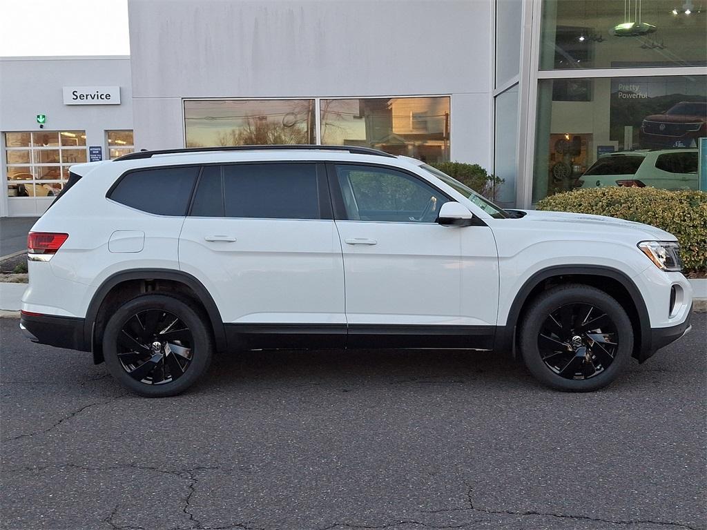 new 2025 Volkswagen Atlas car, priced at $49,777