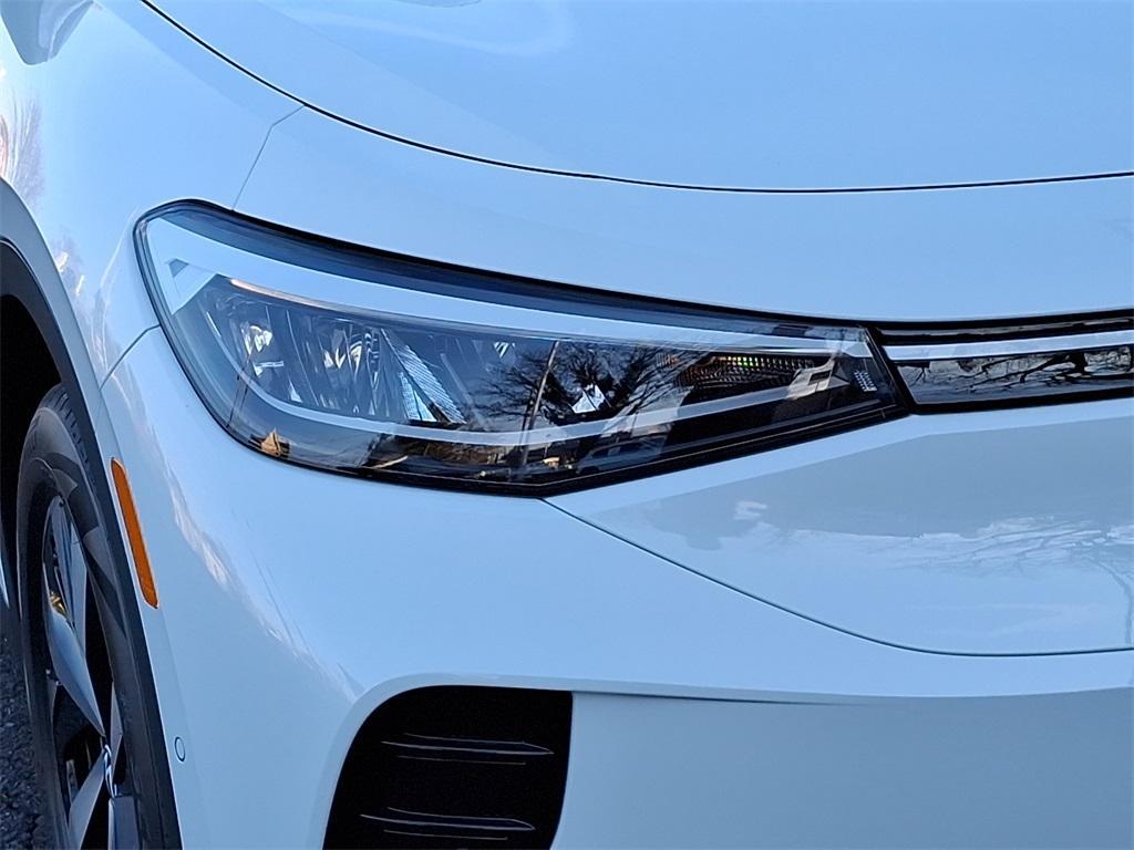new 2025 Volkswagen ID.4 car, priced at $40,854