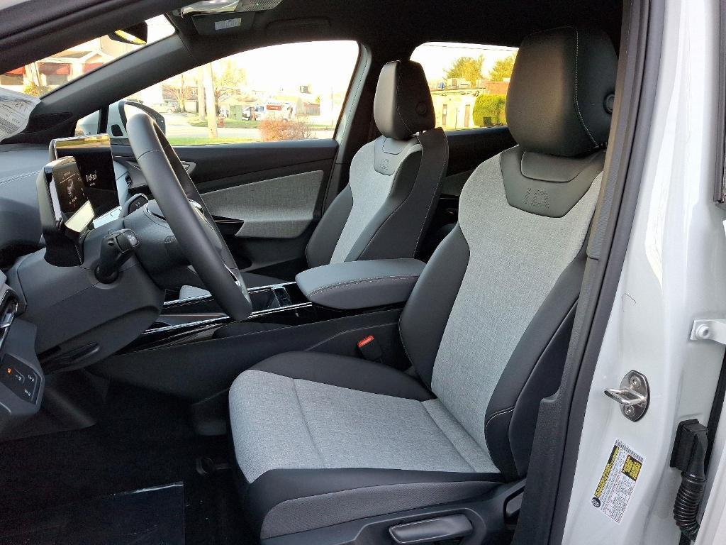 new 2025 Volkswagen ID.4 car, priced at $40,854