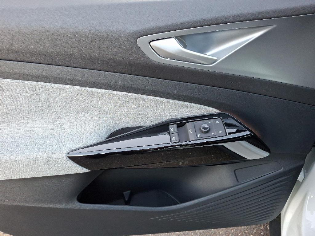 new 2025 Volkswagen ID.4 car, priced at $40,854