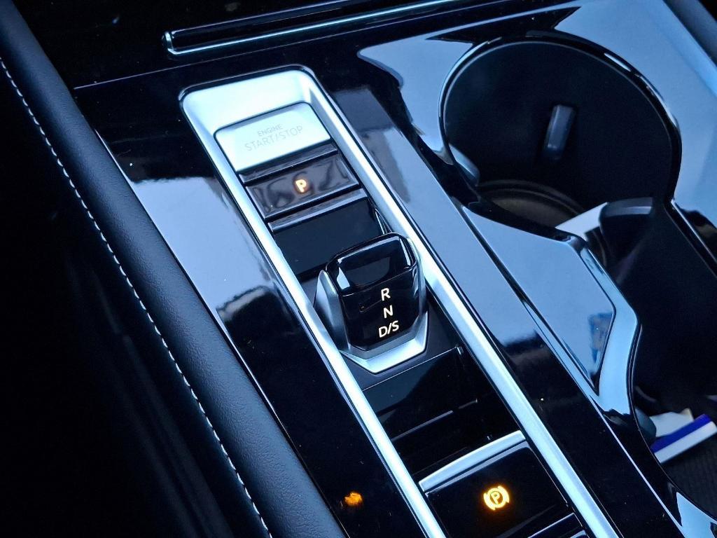 new 2025 Volkswagen Atlas car, priced at $51,183