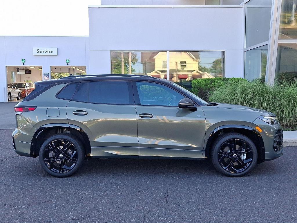 new 2025 Volkswagen Tiguan car, priced at $40,893