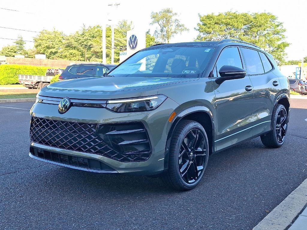 new 2025 Volkswagen Tiguan car, priced at $40,893