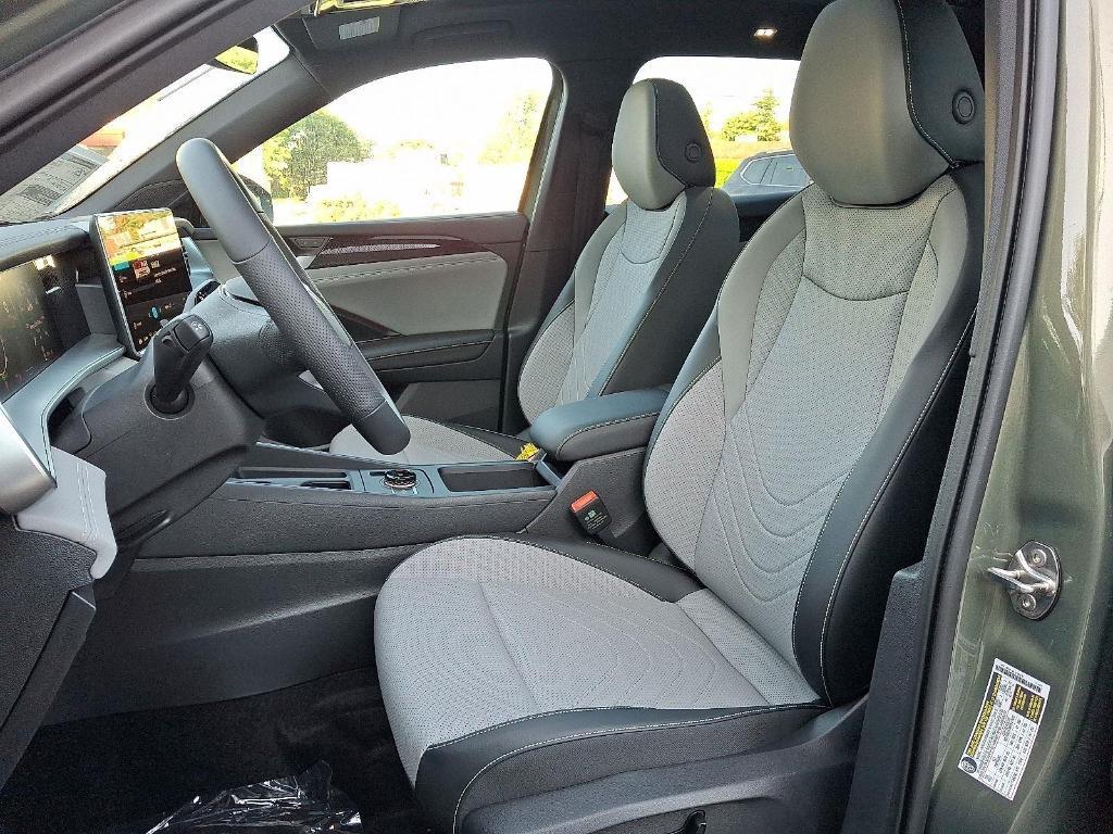 new 2025 Volkswagen Tiguan car, priced at $40,893