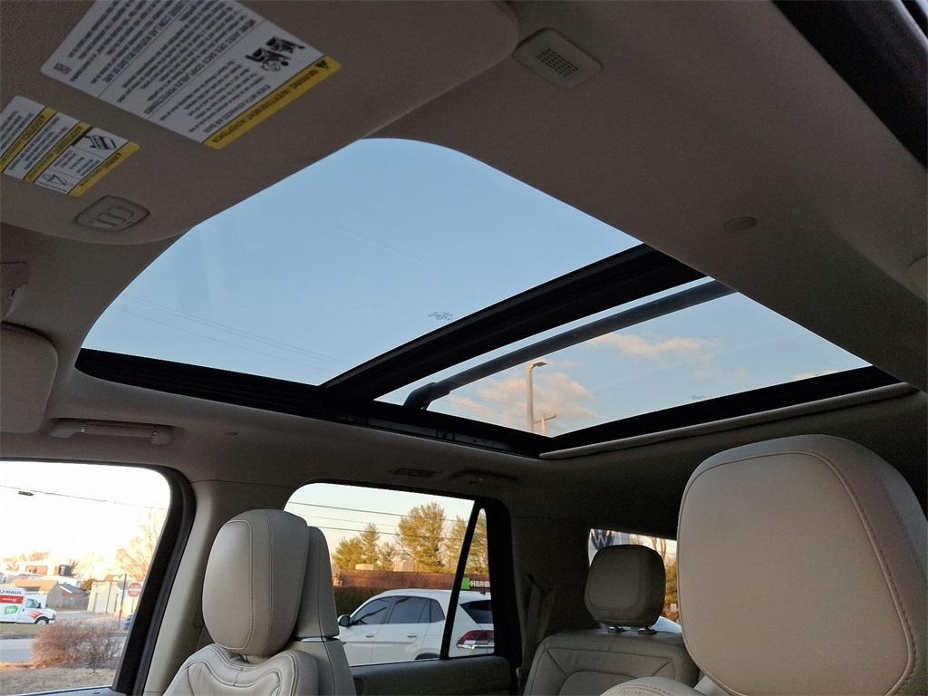 used 2021 Lincoln Navigator car, priced at $43,300