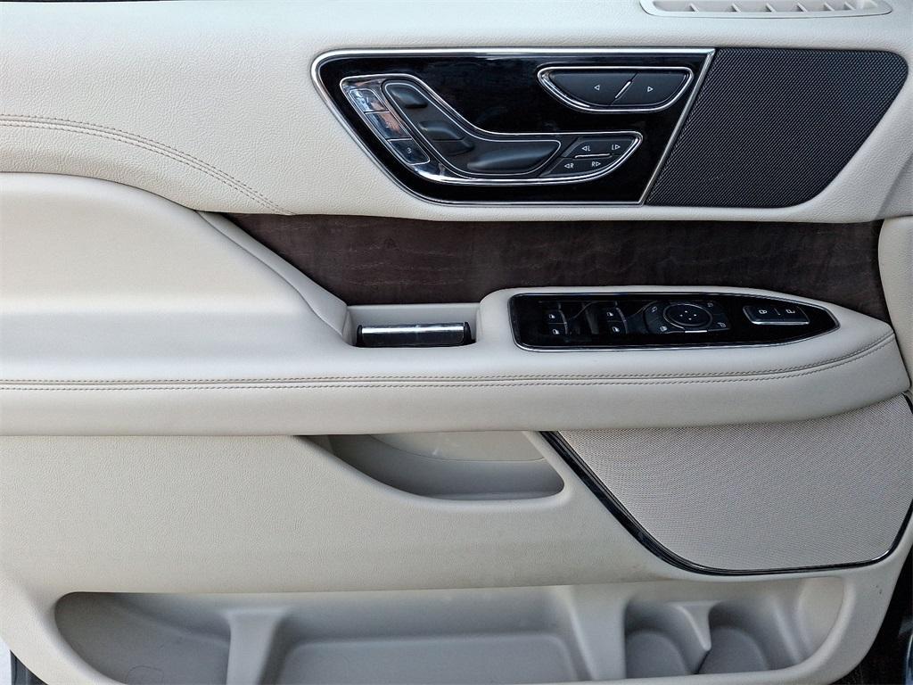 used 2021 Lincoln Navigator car, priced at $43,300
