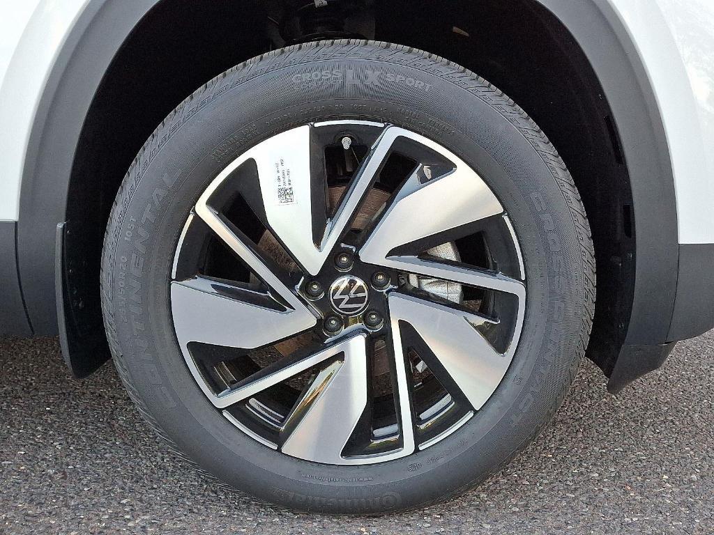new 2025 Volkswagen Atlas car, priced at $53,166